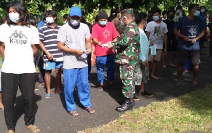 Pabung Minut Dampingi 155 TKI Asal China Jalani Tes Swab di Rumah Singgah
