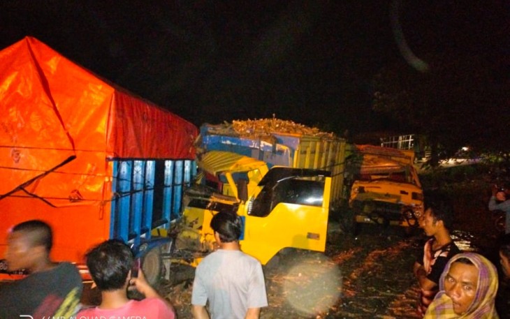 Tabrakan Beruntun Terjadi di Tikungan Tajam Jalan Raya Seberuk OKI 