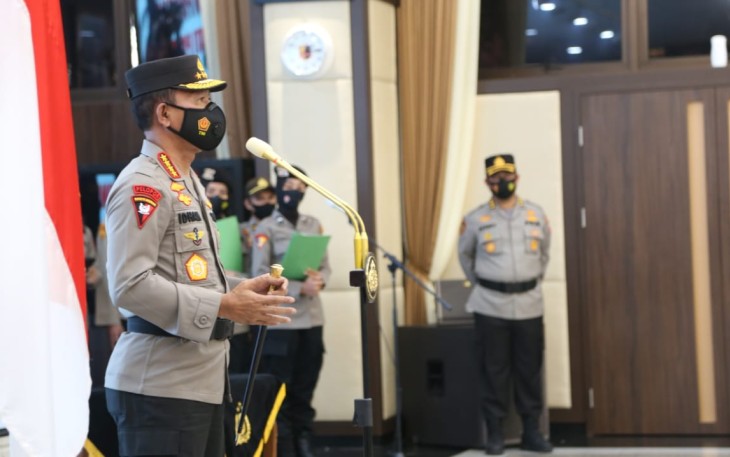 Kapolri Jenderal Idham Azis memimpin acara Korps Raport atau kenaikan pangkat bagi 46 perwira tinggi (Pati) Polri di Ruang Pertemuan Utama, Mabes Polri, pada Jumat (4/12/2020). 
