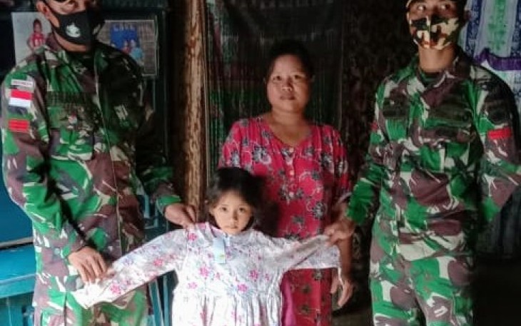 Satgas Pamtas RI-Malaysia Yonif 407/PK Melaksanakan Bakti Sosial 