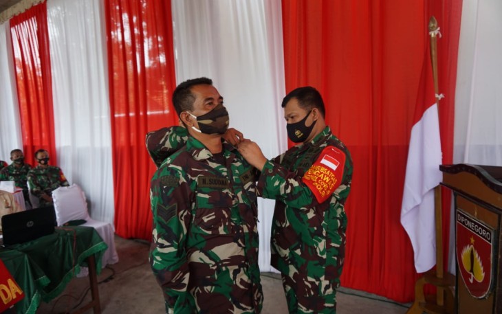 Dandim 0736/Batang Letkol Arh Yan Eka Putra saat membuka acara Apel Danramil dan Babinsa, di Makodim Kabupaten Batang, Kamis (10/12/2020)