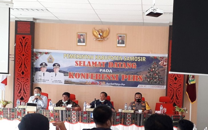 Ket Foto : Konferensi Pers Tentang Berjalannya Pilkada Samosir Yang Lancar Aman dan Damai
