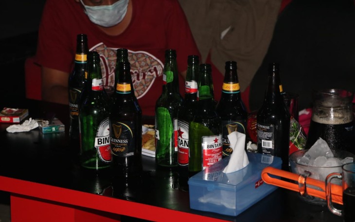 Tim Operasi Pekat Nala II 2020 Polda Bengkulu Mengamankan Puluhan Botol Miras 