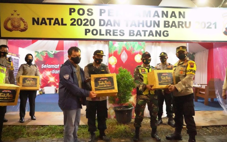 Kapolda Jawa Tengah Irjen. Pol. Drs. Ahmad Luthfi, S.H., S.St., M.K. beserta rombongan  mengadakan monitoring di beberapa Pos Pengamanan (Pospam). Dua titik yang menjadi tujuan monitoring, yakni Pospam Rest Area  KM 379 A Tol Batang dan Rest Area di Km 391 A Tol Kendal  Sabtu malam (26/12/2020
