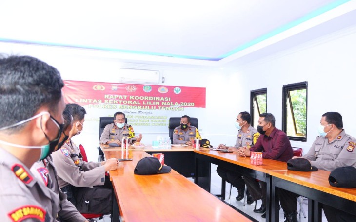 Wakapolda Bengkulu Brigjen Pol Drs Hari Prasodjo MH Imbau Personil Polres Benteng Jaga Kesehatan