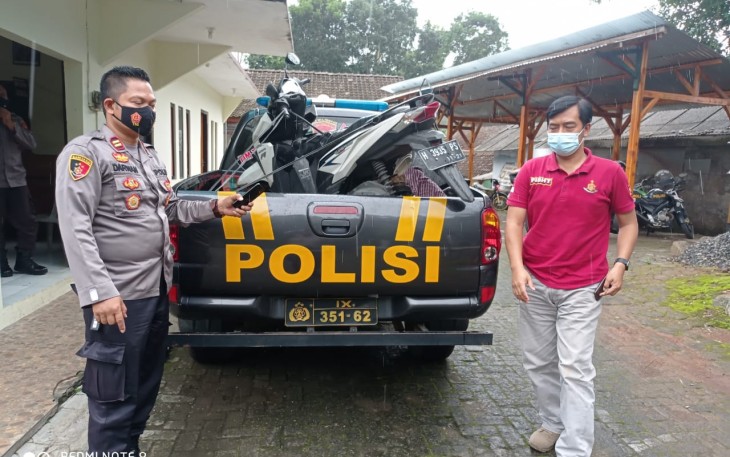 Kapolsek Singorojo beserta jajarannya amankan motor tak bertuan Rabu 30/¹2/2020
