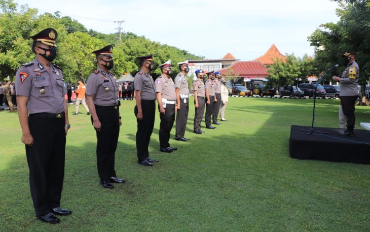 Kapolres Kendal AKBP Raphael Sandhy Cahya Priambodo SIK Pimpin Upacara Corps Kenaikan Pangkat Perwira dan Bintara Polri Periode 1 Januari 2021 dan serta PNS Periode 1 Oktober 2020