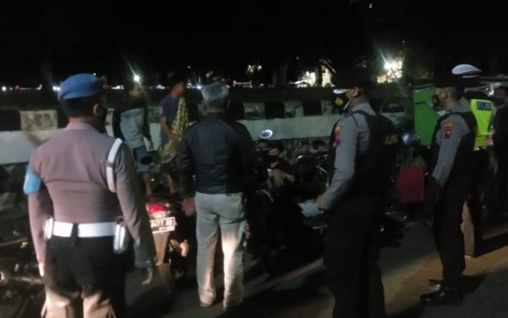 Jajaran Polres Pekalongan Menindak dan Membubarkan Belasan Remaja Yang Tengah Asik Nongkrong