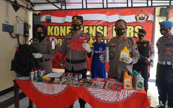 Kabag Ops Polres PurbaIingga Kompol Pujiono dalam konferensi pers, Senin (11/1/2021)