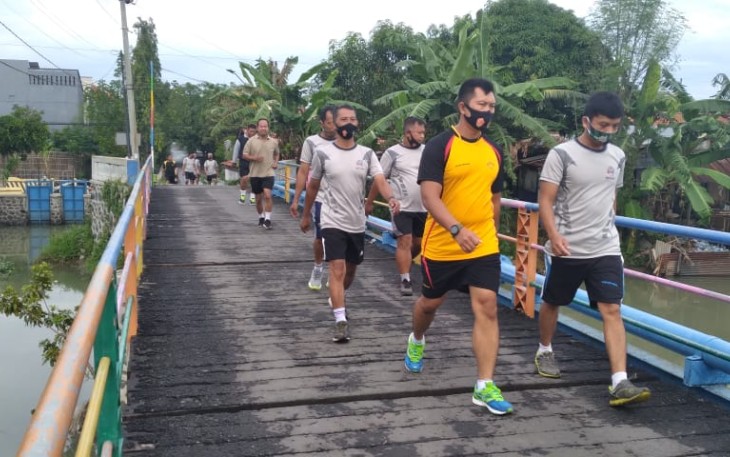 Prajurit dan ASN Kodim 0715/Kendal saat melaksanakan kegiatan olahraga Kamis 14/1/2021