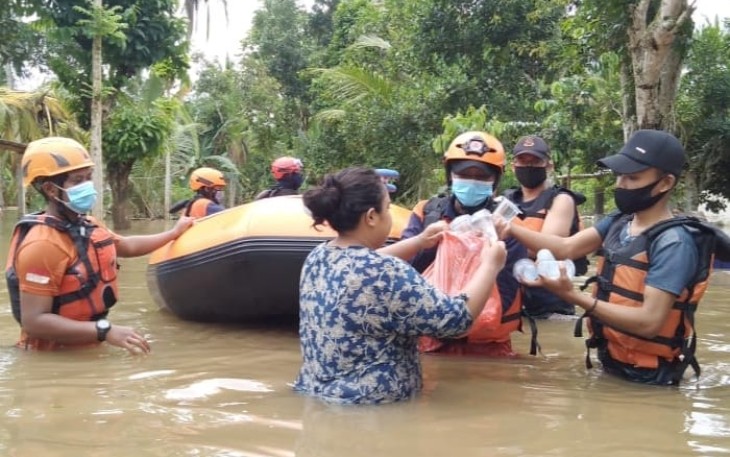 BPBD Kirim Perahu Karet dan Bantuan Logistik ke Lokasi Banjir Jember