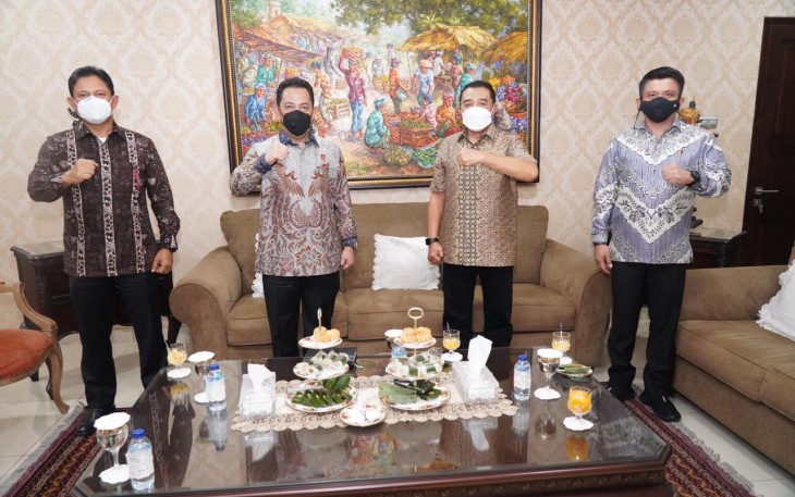 Calon Kapolri Komjen Pol Listyo Sigit Prabowo Bersilaturahmi Sekaligus Meminta Doa Restu Kepada Sejumlah Mantan Kapolri