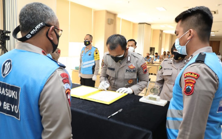Polda Jawa Tengah gelar acara penandatanganan Pakta Integritas, pengambilan sumpah dan arahan kepada panitia penerimaan siswa SIP Angkatan Ke-50 TA. 2021 bertempat di Aula Lantai II Mapolda Jawa Tengah pada Selasa (2/1/2021)