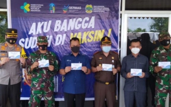 Pemkab Lingga Gelar Suntik Vaksin Perdana