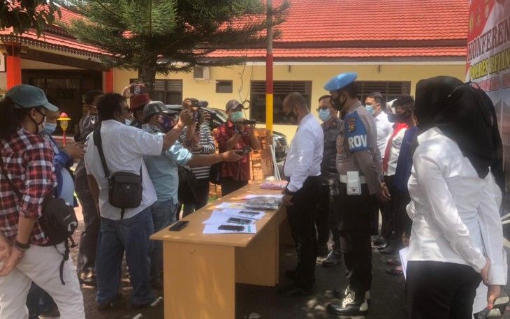 Kasat Reskrim Polres Rejang Lebong AKP Ahmad Musrin Muzni SH SIK Melaksanakan Konferensi Pers 