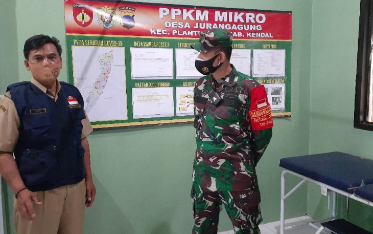 Letkol Inf Iman Widhiarto ,S.T. selaku Dandim 0715/Kendal Tinjau Pos PPKM Mikro Desa Jurangagung dan Desa Wonodadi Kecamatan Plantungan Kabupaten Kendal.Senin (21/02/2021)