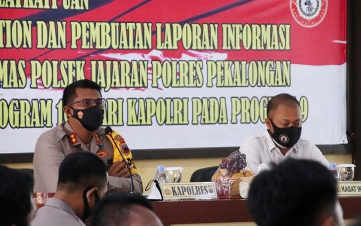 Kapolres Pekalongan AKBP Darno, S.H., S.I.K pagi tadi, Selasa (23/02/2021) membuka latkatpuan early warning, early detection dan pembuatan laporan informasi kepada para Bhabinkamtibmas Polsek Jajaran Polres Pekalongan dalam rangka mewujudkan program 100 hari kerja Kapolri.