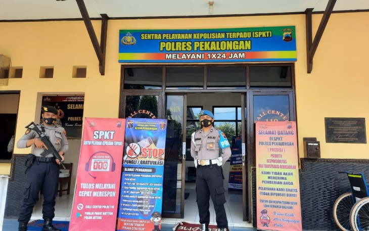 Polres Pekalongan laksanakan Pengawasan Gratifikasi di lingkungan Polres Pekalongan terutama pada bagian pelayanan kepolisian yang bersentuhan langsung dengan masyarakat seperti pelayanan pada Satpas ( Satuan Penyelenggara Administrasi  SIM) dan SKCK