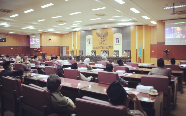 Rapat Paripurna DPRD Kabupaten Blitar Soal Penyampaian LKPJ Bupati Blitar Tahun 2020 (foto : Faisal NR / Klikwarta.com Blitar) 