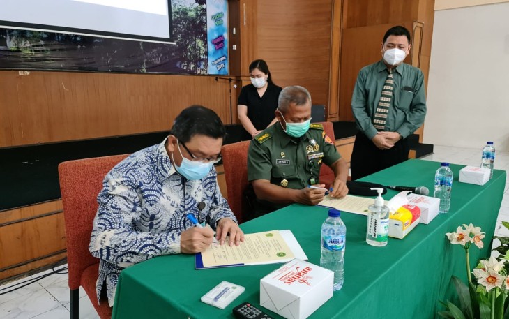Pengadilan Militer III-17 Manado Bersama Universitas Katolik De La Salle Laksanakan Penandatanganan MoU 