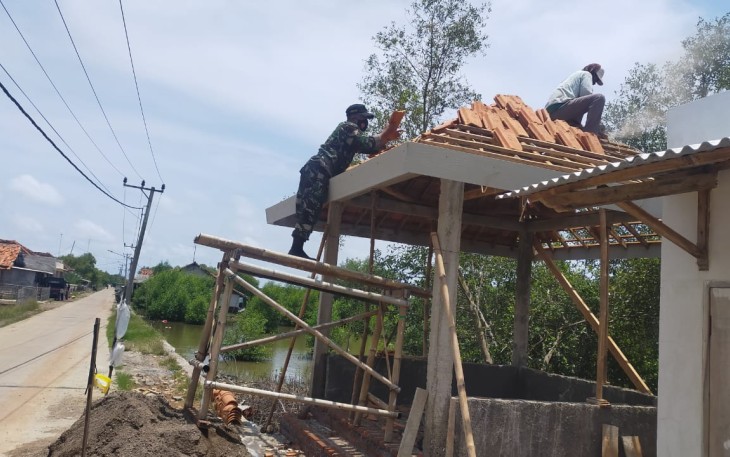 TNI Manunggal Membangun Desa (TMMD)  ke-110 Kodim 0604/Karawang Tahun Anggaran 2021 untuk koramil 0405/Pedes mendapat tugas untuk membuat Pos Kamling.