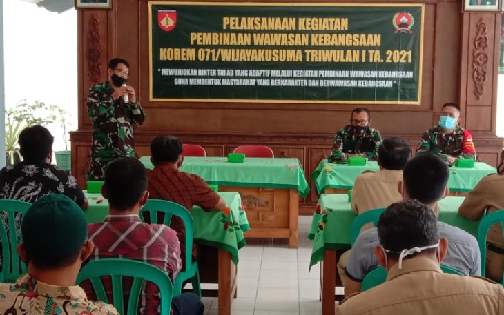 Pembinaan wawasan kebangsaan Korem 071/Wijayakusuma bertajuk "Mewujudkan Binter TNI AD yang Adaptif melalui Kegiatan Pembinaan Wawasan Kebangsaan Guna Membentuk Masyarakat yang Berkarakter dan Berwawasan Kebangsaan" bertempat di Pendopo Kecamatan Kalibagor Kabupaten Banyumas yang diikuti segenap komponen dan elemen masyarakat, Senin (15/3/2021).