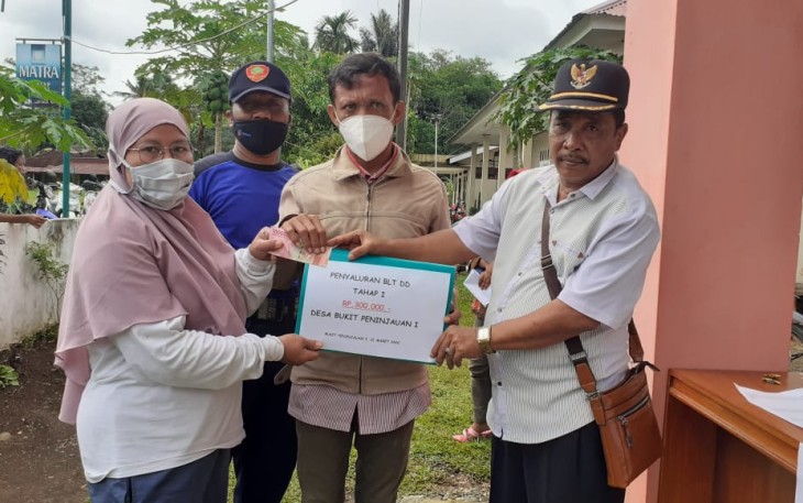 Pemdes BP 1 Salurkan BLT DD Kepada 101 KK