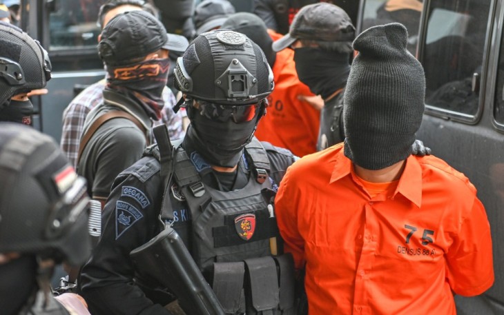 Densus 88 Antiteror Polri Tangkap Empat Terduga Teroris di NTB
