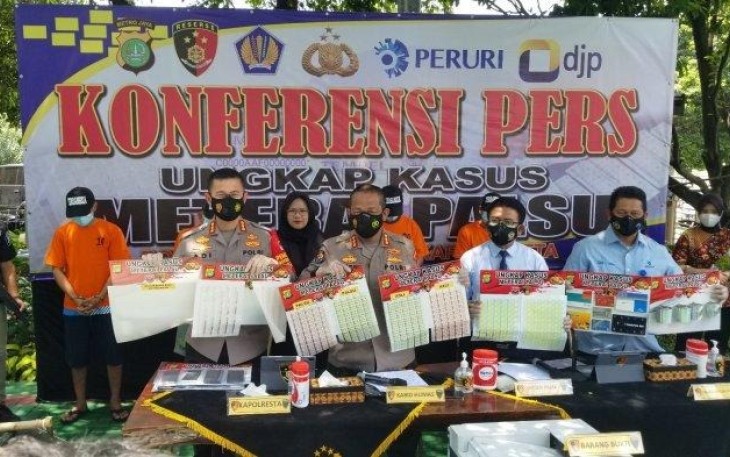 Polda Metro Jaya Gelar Konferensi Pers Pengungkapan Kasus Pemalsuan Materai Rp 37 Milliar