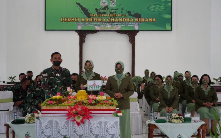 Persit Kartika Chandra Kirana Koorcab Rem 071 PD IV/Diponegoro ikuti virtual zoon meeting Ketua Umum Persit Kartika Chandra Kirana dalam rangka Tasyakuran HUT Ke-75 Persit Kartika Chandra Kirana Tahun 2021