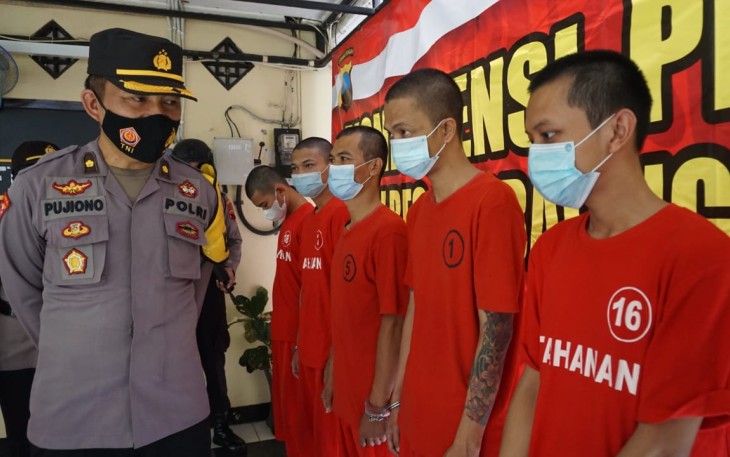 Kabag Ops Polres PurbaIingga Kompol Pujiono saat memberikan keterangan saat konferensi Pers, Jumat (16/4/2021)