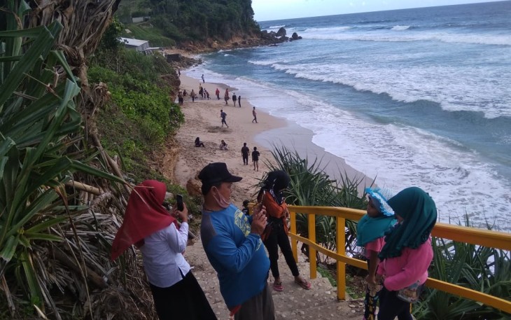 Keindahan Wisata Pantai Pacar Desa Pucanglaban Klik Warta