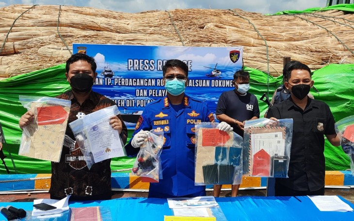 Direktorat Polairud Polda Kalbar Gagalkan Penyelundupan 100 Ton Rotan ke Malaysia