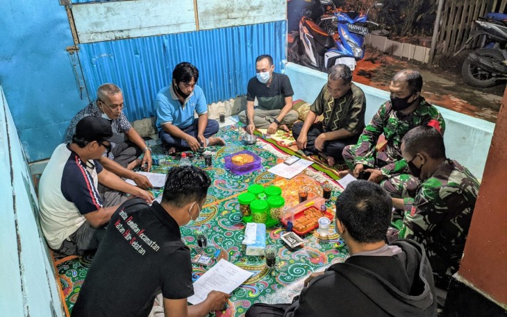 Bahas Rencana penyemprotan Disinfektan, Satgas RT Tangguh Kodim Ketapang Lakukan Ini.