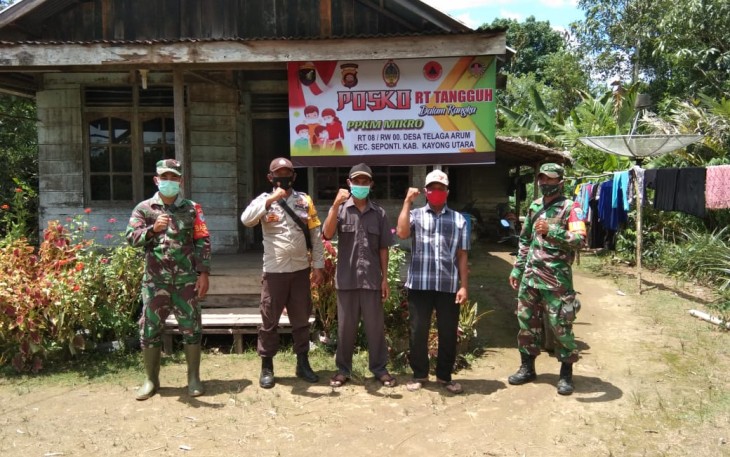 Cegah Corona Satgas  RT Tangguh Jajaran Kodim 1203/Ktp Selalu Ingatkan Warga