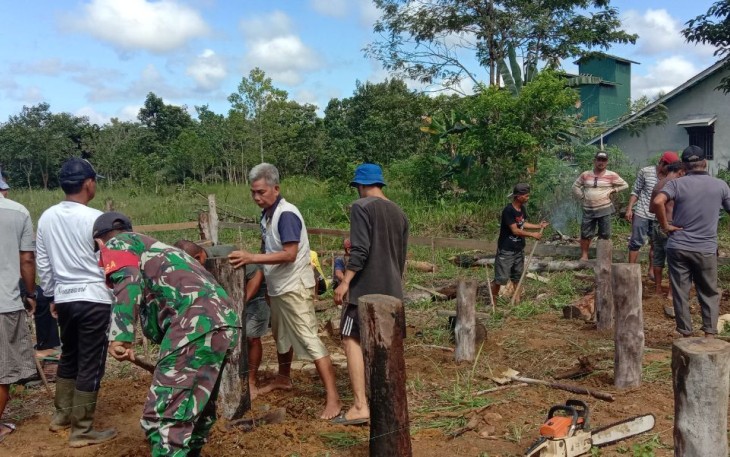 Tidak Pernah Pudar Babinsa 1206-03 Batang Lupar Tanamkan Sikap Peduli 
