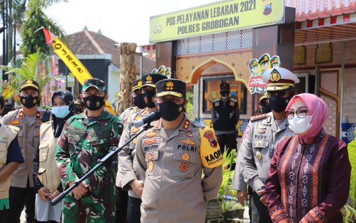 Kapolda Jateng, Irjen Pol Ahmad Luthfi melaksanakan pengecekan pos pengamanan Lebaran di wilayah Kabupaten Grobogan (15/5).