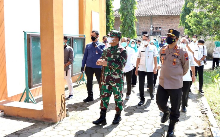 Panglima TNI Marsekal Hadi Tjahjanto dan Kapolri Jenderal Polisi Listyo Sigit Prabowo kembali melakukan kunjungan kerja ke Papua. Beberapa agenda dilakukan keduanya di Bumi Cendrawasih