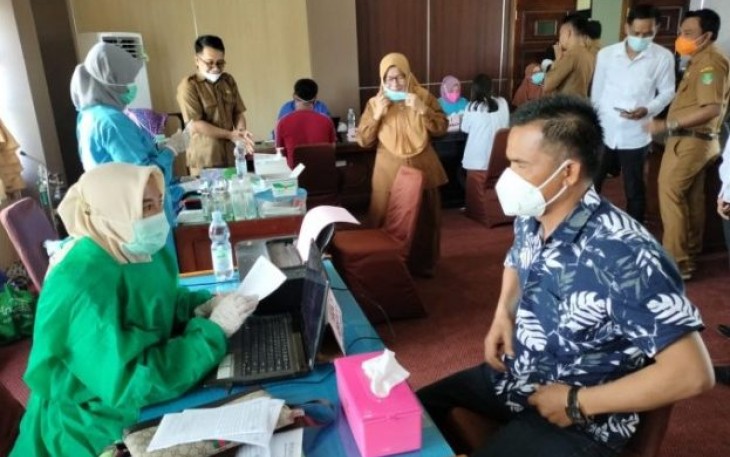 Anggota DPRD Benteng Gelar Vaksinasi Serentak
