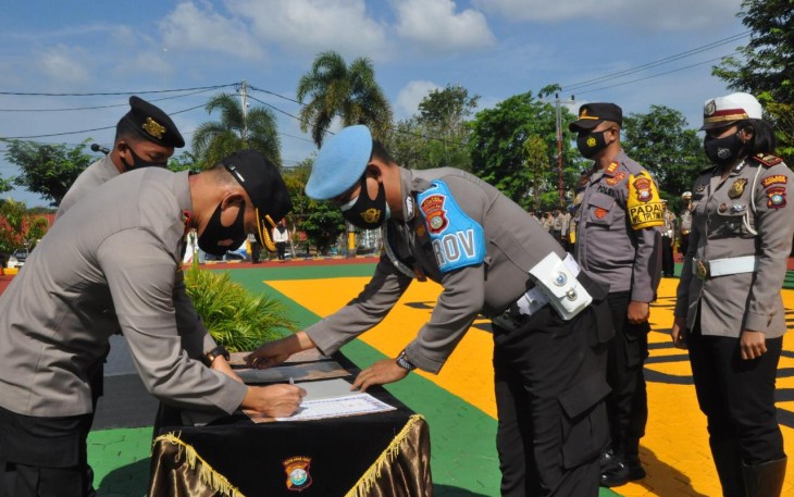 Polres Tanjung Pinang Gelar Penandatanganan Pakta Integritas di Lingkungan Polri
