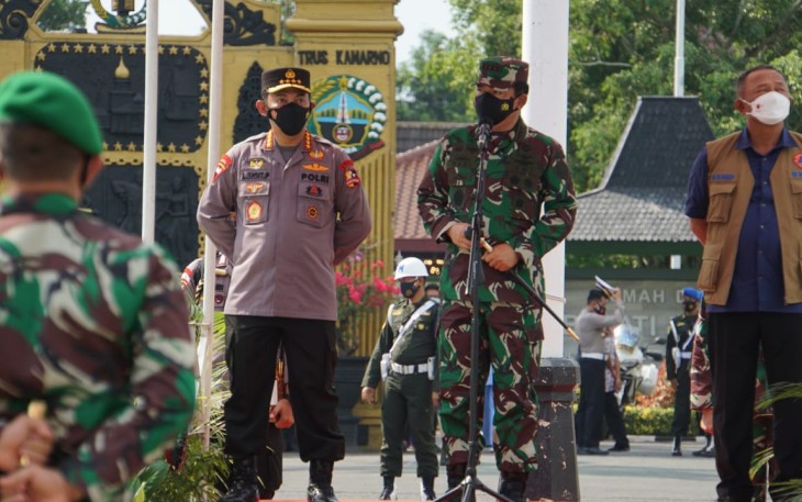 Panglima TNI Marsekal Hadi Tjahjanto Bersama Kapolri Jenderal Listyo Sigit Prabowo