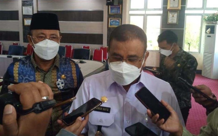 Bupati Karimun Aunur Rafiq