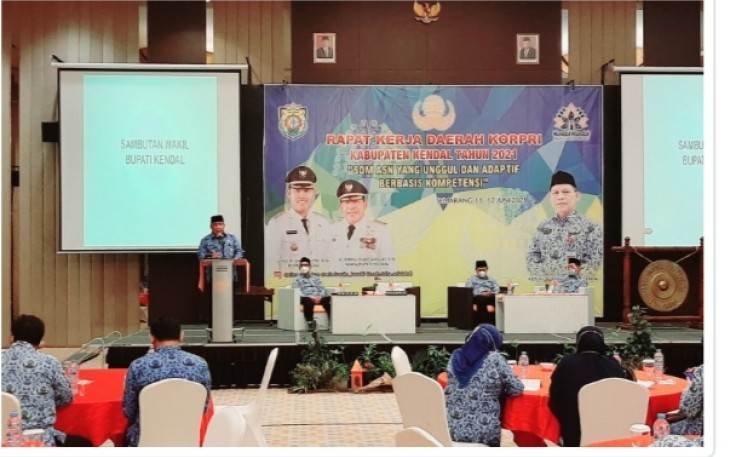 Pemerintah Kabupaten Kendal menggelar Rapat Kerja Daerah KORPRI Kabupaten Kendal Tahun 2021 yang mengangkat tema "SDM ASN yang Unggul dan Adaptif Berbasis Kompetensi", Jumat (11/06/2021) bertempat di Aula Hotel Haris Semarang.