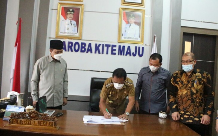  Bupati Bengkulu Tengah Tanda Tangani Mou Program Sekolah Pengarak Dari Kemendikbud