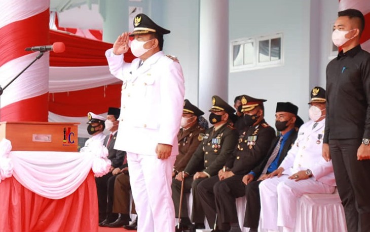 Wakil Bupati Seluma Pimpin Upacara Penurunan Bendera