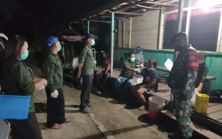 Pelaksanaan vaksinasi kepada para pelajar dan masyarakat secara door to door kembali digelar oleh Puskesmas UPT Kampuri