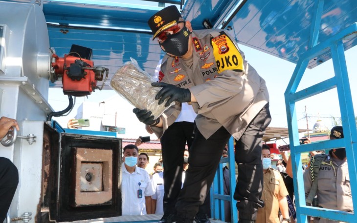 Kapolda Bengkulu Saksikan Pemusnahan 143 Kg Ganja