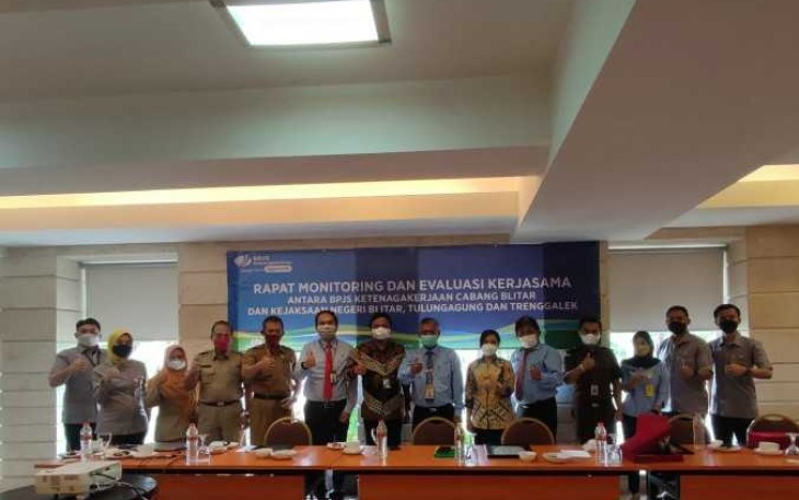 Peserta Rapat Monev Penegakan Kepatuhan Penyelenggaraan Jaminan Sosial Ketenagakerjaan BPJamsostek Blitar (foto : BPJamsostek Blitar untuk Klikwarta.com)