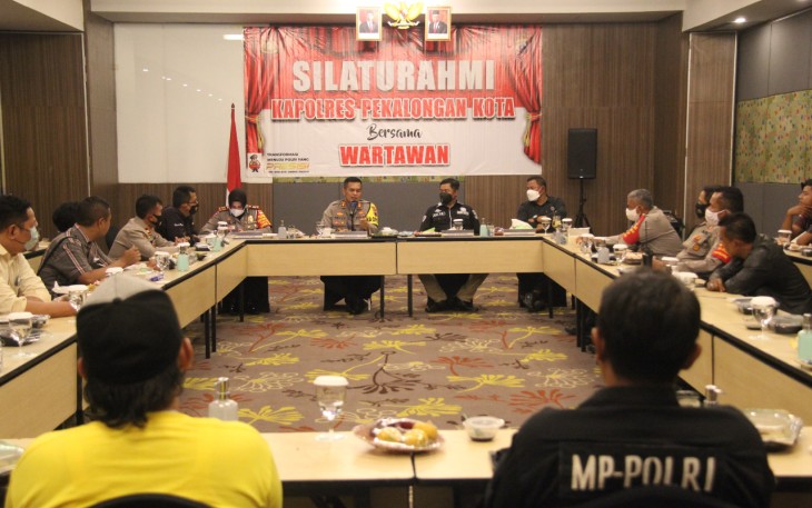 Kapolres Kota Pekalongan silaturahmi bersama wartawan di Hotel Pesona Jl. Dr. Sucipto Pekalongan Timur