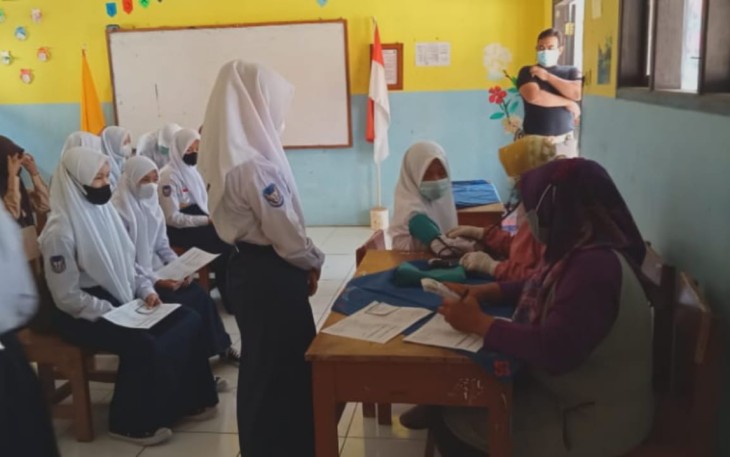 UPT PKM Wado Besama Forkopimcam Wado Gelar Vaksinasi Untuk Pelajar SMPN 1 